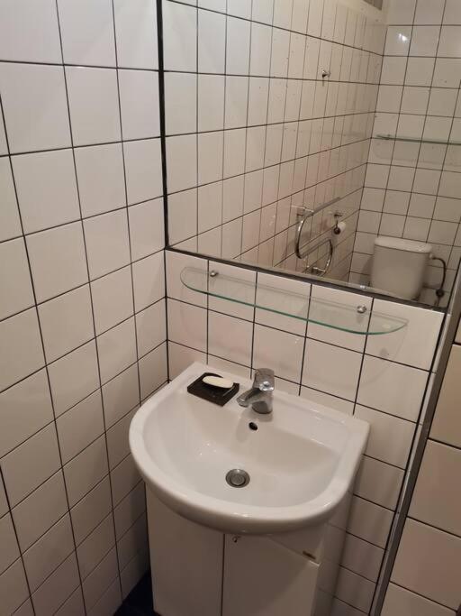 Cozy Studio In The City Centre Near Train Station Братислава Екстериор снимка